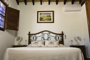 3 soverom, strykejern/-brett, reiseseng for barn og wi-fi (inkludert)