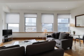 Executive Apartment | Living area | 42-inch LCD TV with satellite channels, TV - Monument by Excel Apartments (London)