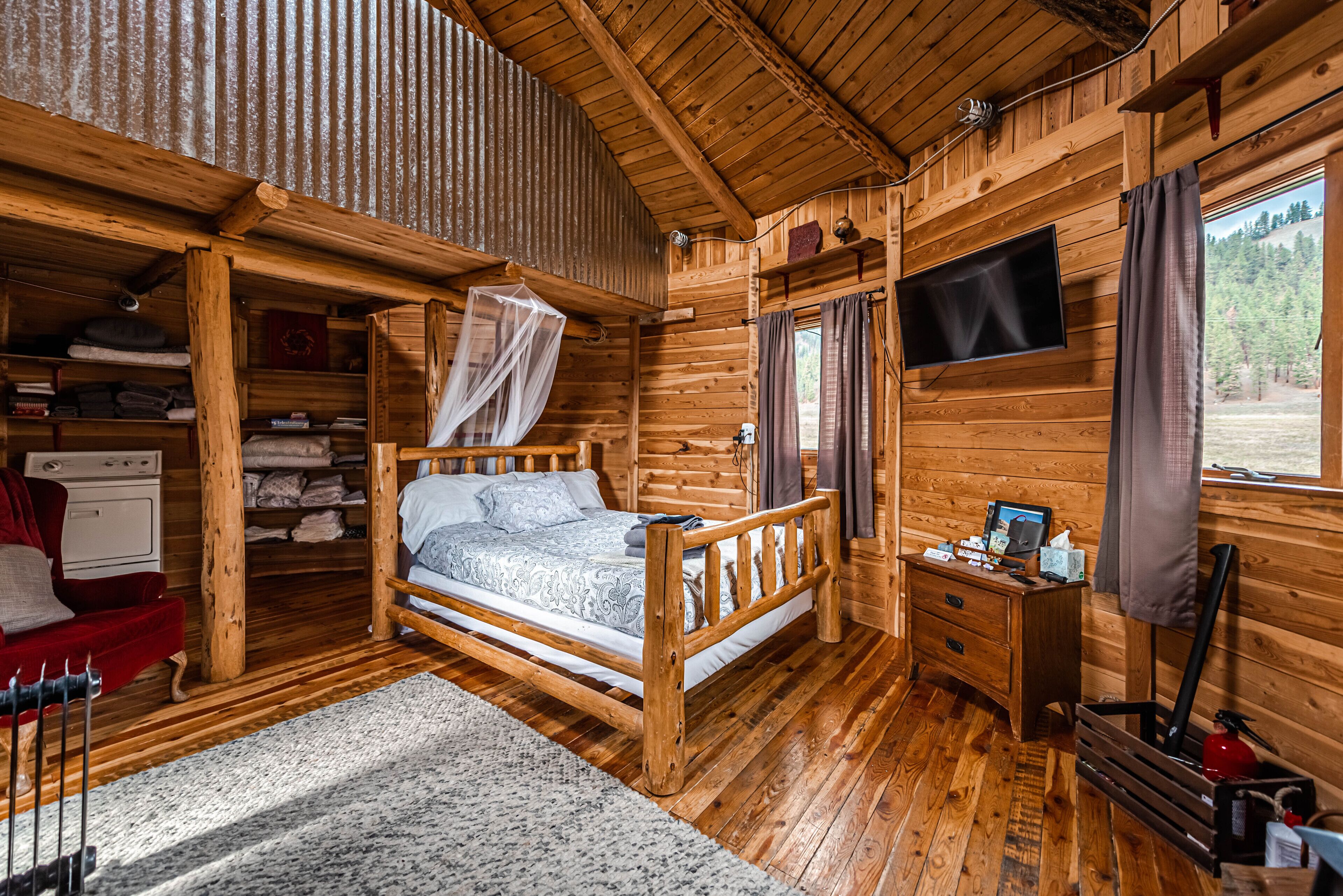 ⭐ Northern Montana Yurt-WiFi-smart tv  ⭐