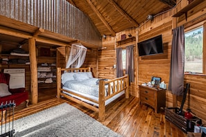 1 bedroom, free WiFi, bed sheets - ⭐ Northern Montana Yurt-WiFi-smart tv  ⭐ (Superior)