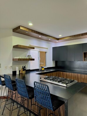 Fridge, microwave, oven, stovetop