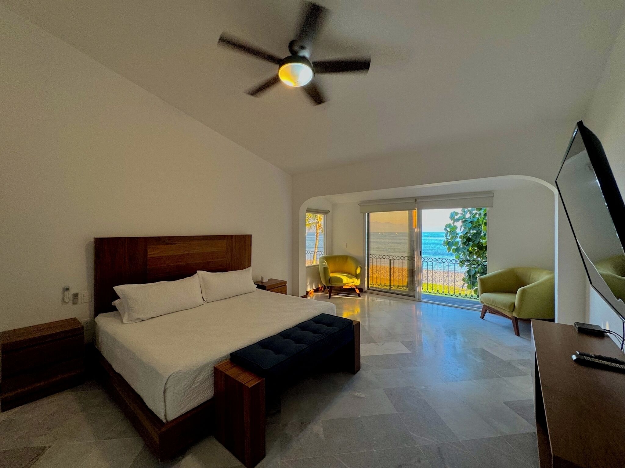 5 chambres, fer et planche à repasser, Wi-Fi, draps fournis