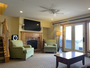 Smart TV, fireplace, stereo, computer monitors