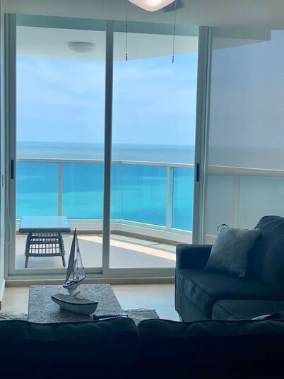 OCEAN VIEW TROPICAL PARADISE