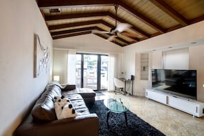 Smart TV - C lg 1bed on the water (Fort Lauderdale)