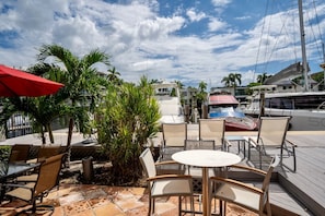 Outdoor dining - C lg 1bed on the water (Fort Lauderdale)