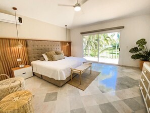 4 bedrooms, iron/ironing board, WiFi, bed sheets - Hermosa Casa a Nivel de Playa con la Mejor Vista (Cruz de Huanacaxtle)