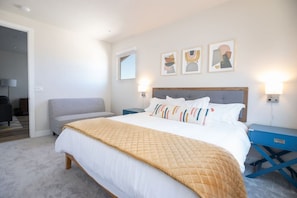 5 bedrooms, desk, iron/ironing board, travel cot