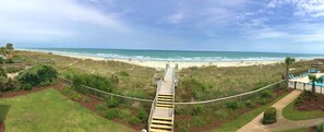 On the beach - Uncrowded Beachfront Getaway with an Ocean view (Murrells Inlet)