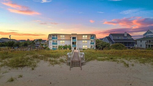 Uncrowded Beachfront Getaway with an Ocean View