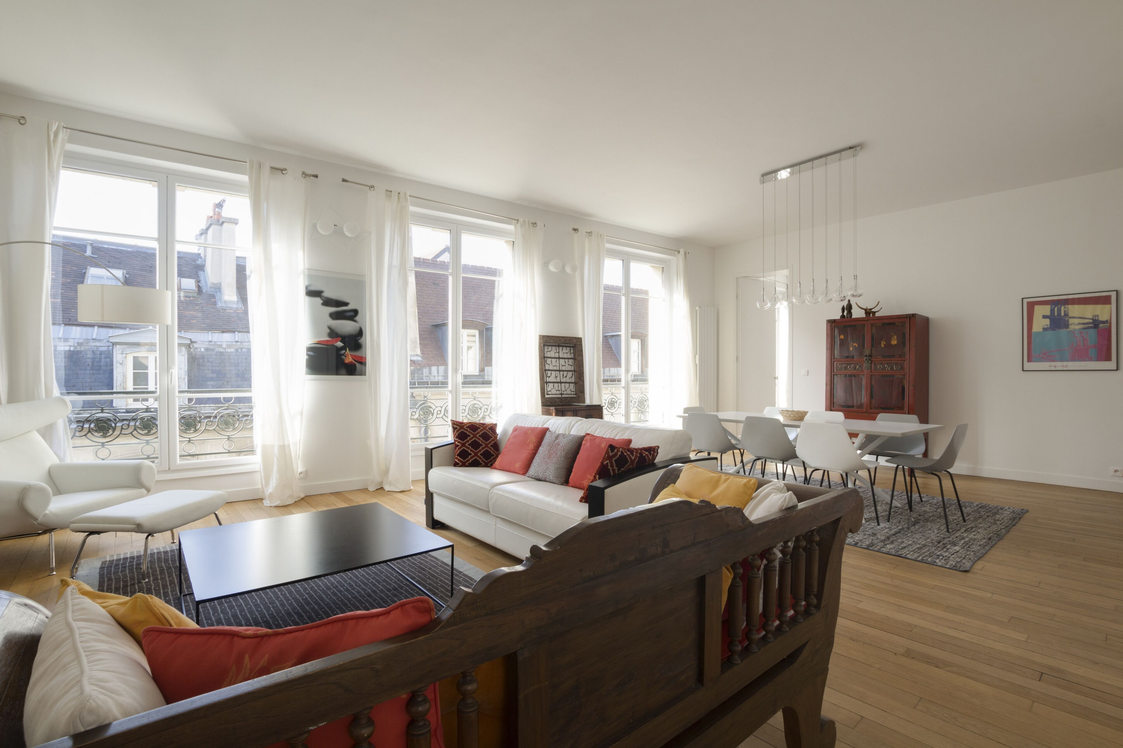 Spacious 3 room apartment in the heart of the Marais in Paris