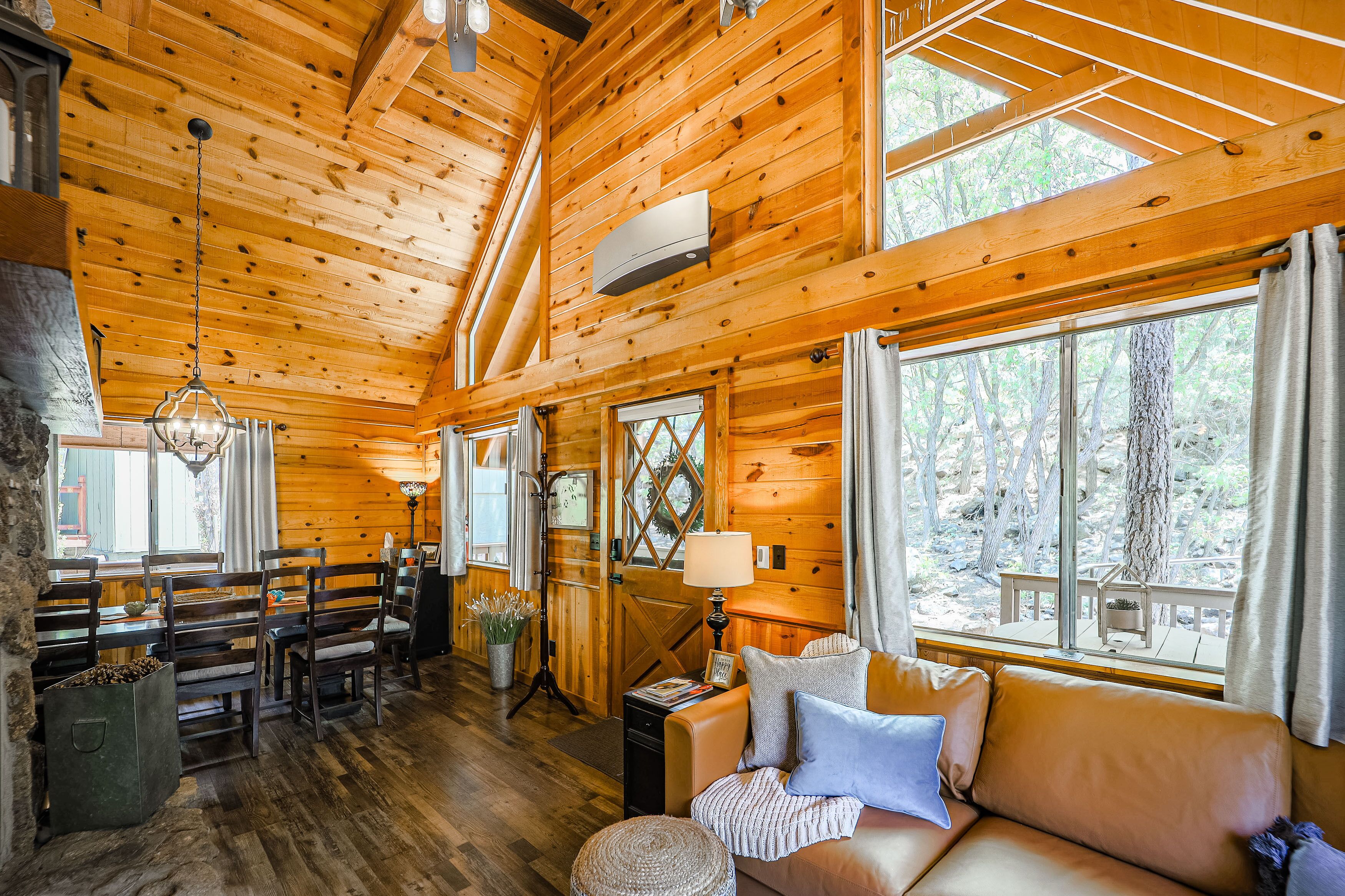   Cozy cabin in the woods with gorgeous mountain views of Sedona!
