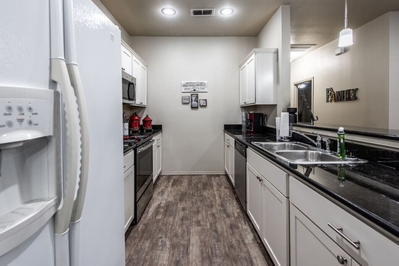 Campus Cove - 3 BR/3 BA - Walk to Tech