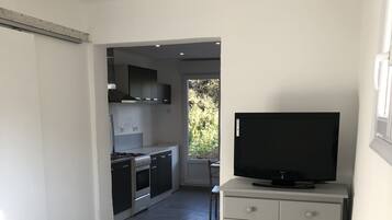 1 bedroom, iron/ironing board, free WiFi