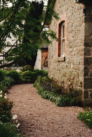 Exterior - Courtyard Cottage (Oswestry)