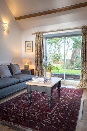 Lounge - Courtyard Cottage (Oswestry)