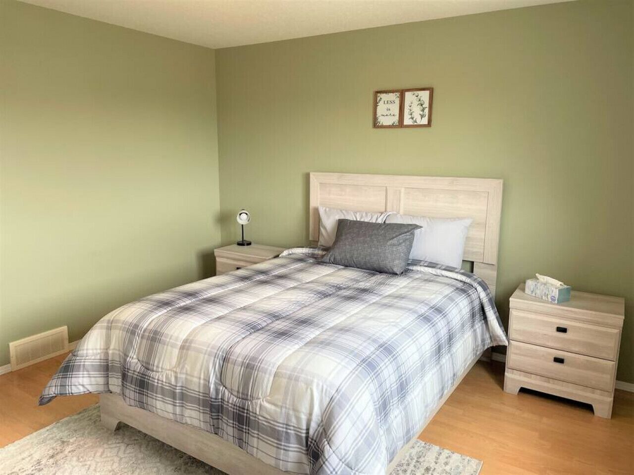 2 habitaciones, tabla de planchar con plancha y wifi gratis 