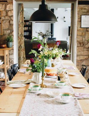 Family Cottage, Private Bathroom (Little Underhill) | Shared kitchen