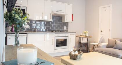 Modern Apartment in Stratford Upon Avon With Parking Wifi and Netflix