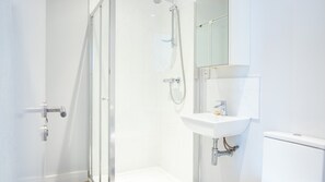 Apartment, Accessible, Private Bathroom | Bathroom - Modern Apartment in Stratford Upon Avon With Parking Wifi and Netflix (Stratford-upon-Avon)