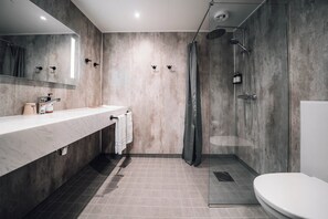 Double or Twin Room | Bathroom | Shower, free toiletries, hair dryer, towels - Blue Hotel Fagrilundur - On The Golden Circle (Bláskógabyggd)