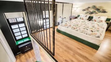 1 bedroom, desk, free WiFi, bed sheets