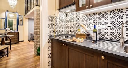 Unique & Stylish - Home of Traveler in City Center