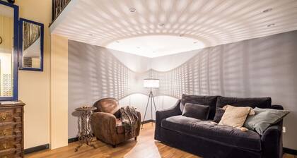 Unique & Stylish - Home of Traveler in City Center