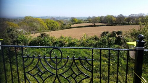 Sleeps6- Countryside Privacy- 30mintobeach
