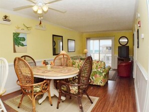 Dining - Oceanfront Condo on the Outer Banks (Kill Devil Hills)
