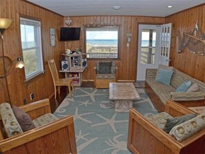 Fernseher, DVD-Player, Stereoanlage