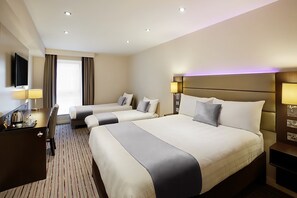 Family Room, 1 Double Bed, Non Smoking (with Sofabed) | Desk, free WiFi, bed sheets - Fortune Hotel Huddersfield M62 JCT24, Sure Collection by Best Western (Huddersfield)