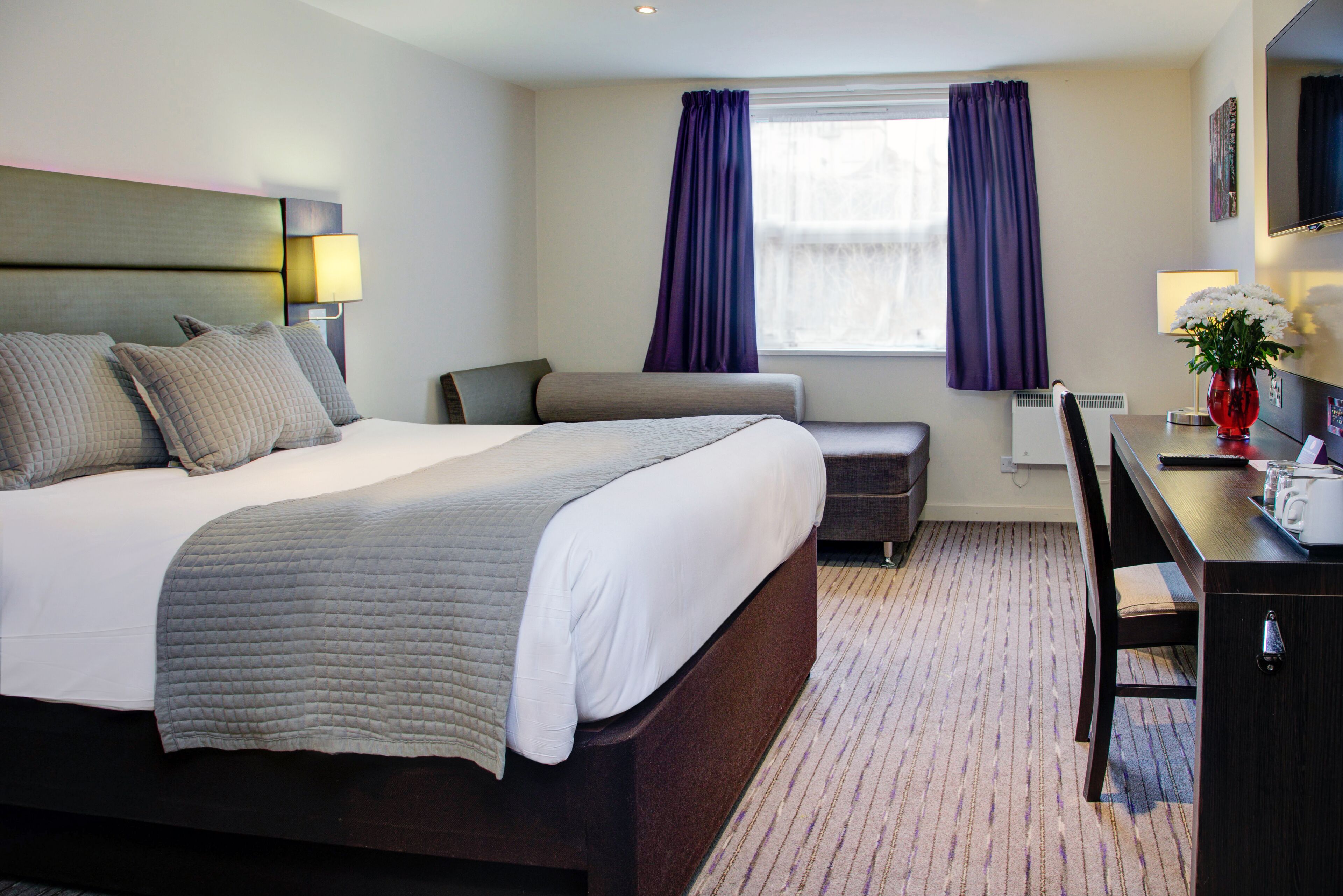 deluxe room, 1 double bed, non smoking | desk, free wifi, bed sheets