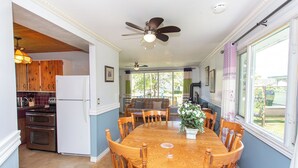 Dining - 2-Bedroom Cottage Steps from Sandy Beach for fishing, boating, and Firepits (Kawartha Lakes)