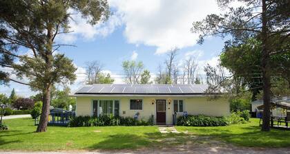 2-Bedroom Cottage Steps from Sandy Beach for fishing, boating, and Firepits