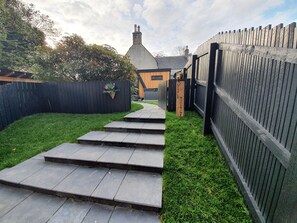 Cabin, Private Bathroom | Garden - Little Woodbine (Tain)