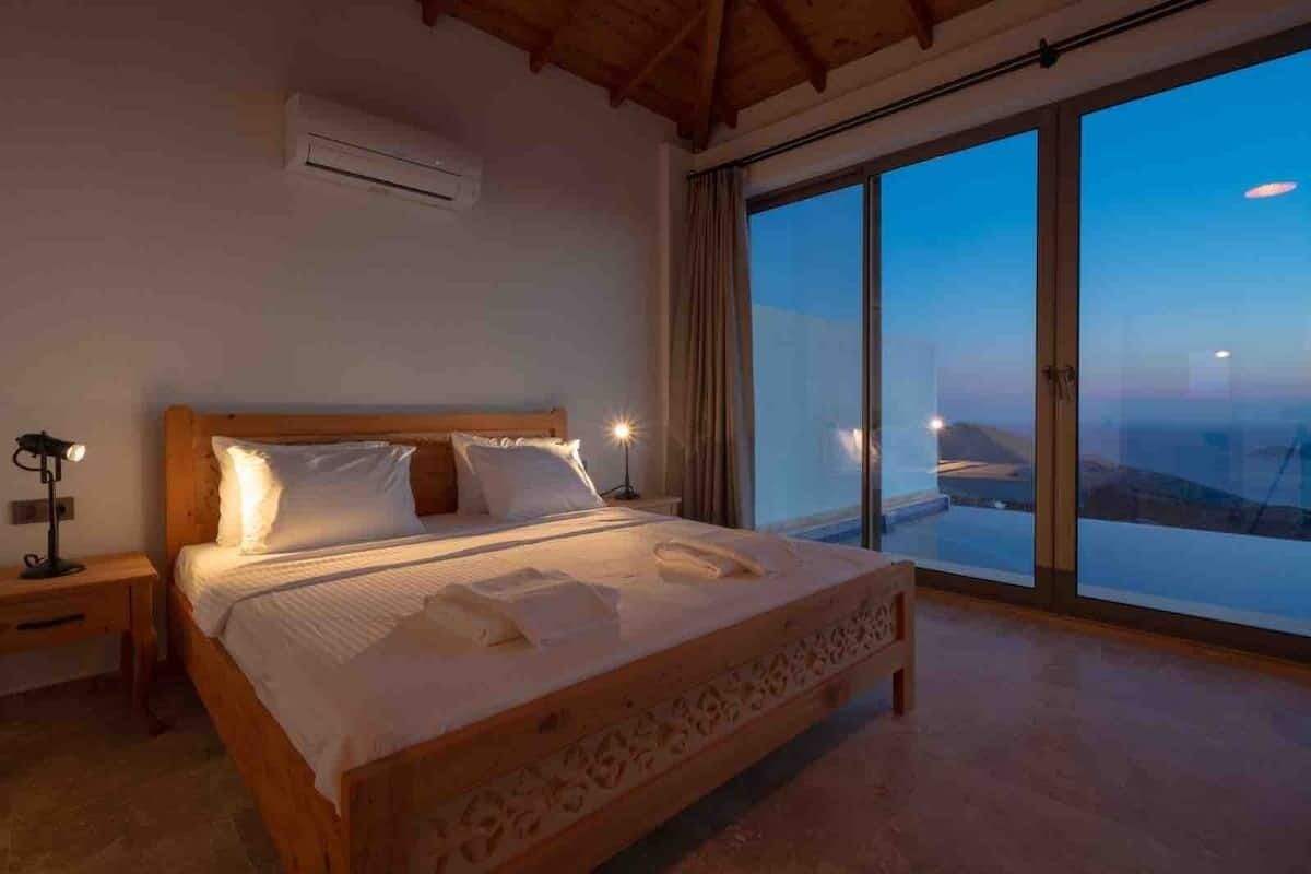 Lovely sea view villa for 6 p.