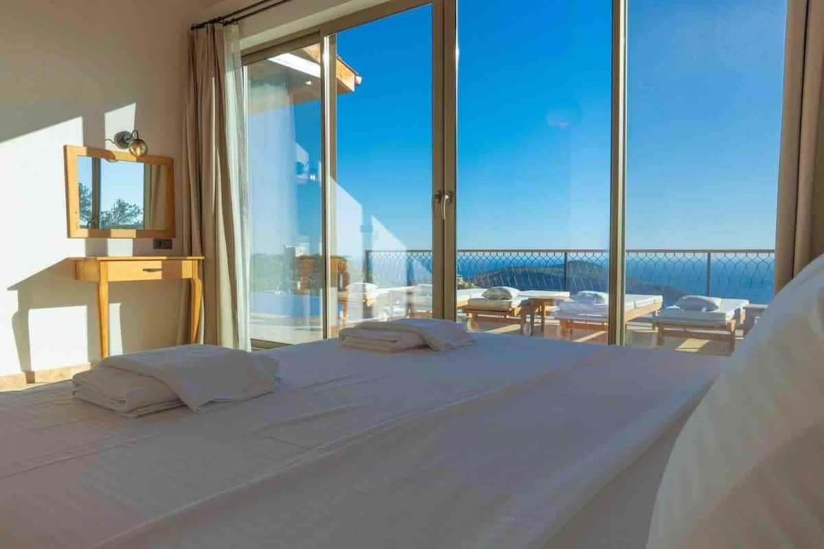 Lovely sea view villa for 6 p.