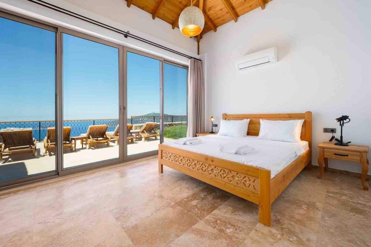 Lovely sea view villa for 6 p.