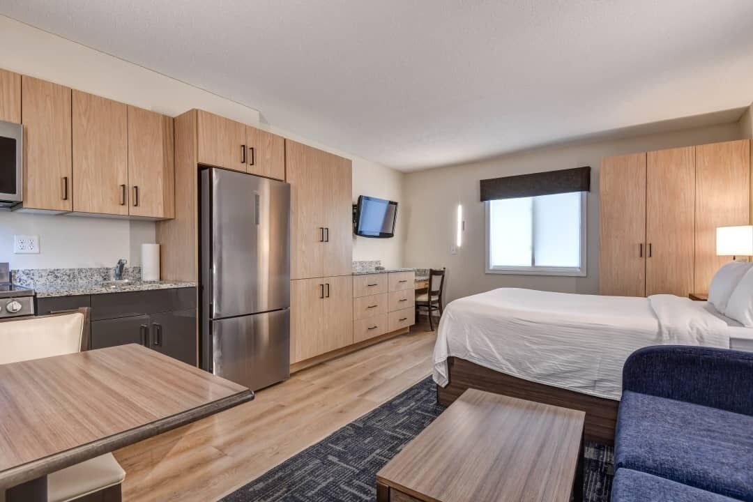 Furnished Residences at Solomon Pond