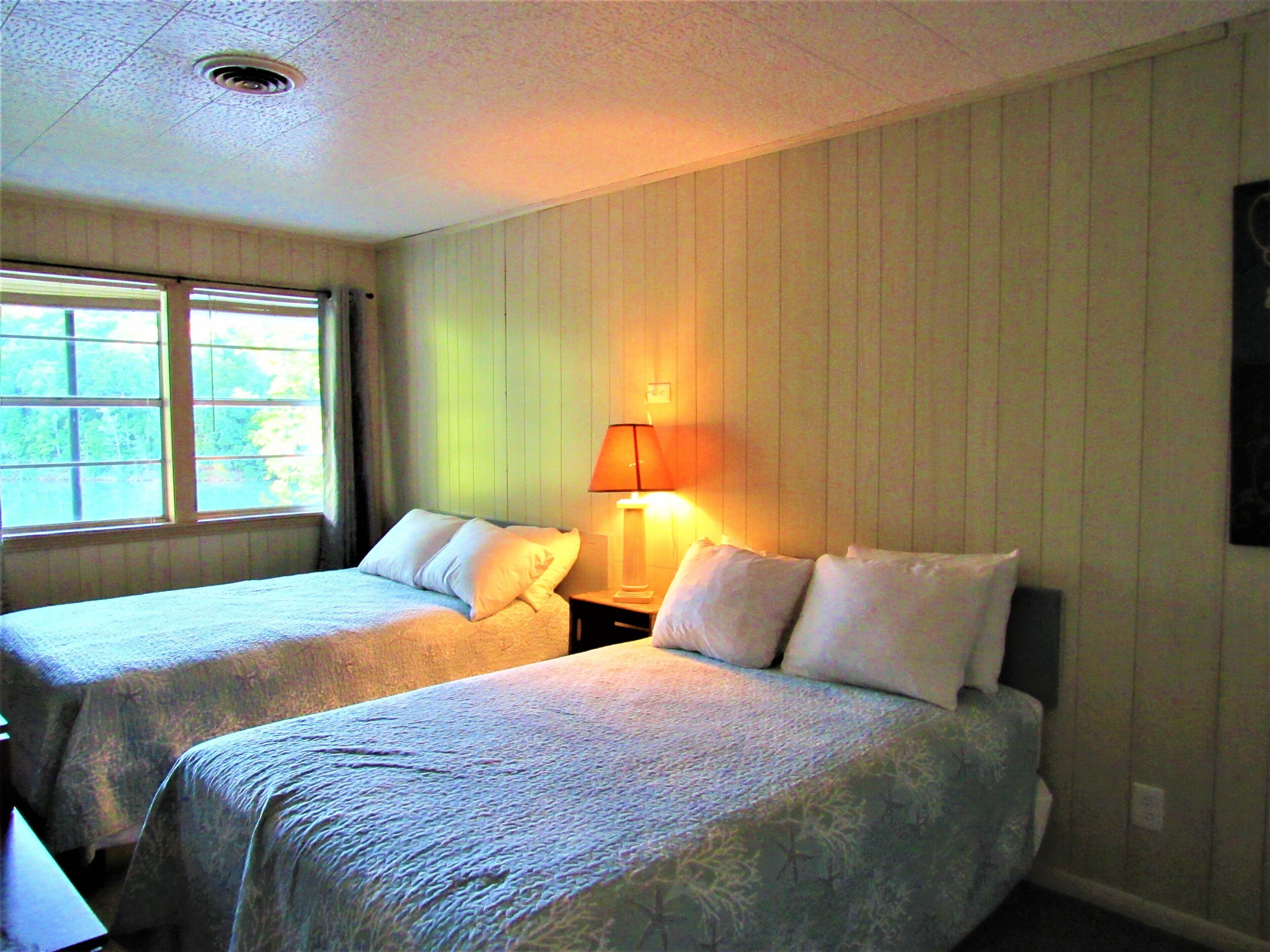 2 Bedroom Condo #19 at Kentucky Lake's  Lynnhurst Family Resort