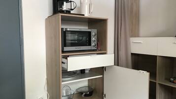 Studio, Private Bathroom (La Dérobée) | Room amenity