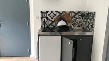 Studio, Private Bathroom (La Dérobée) | Private kitchen