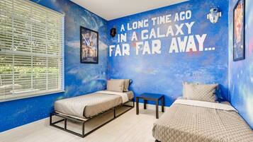 3 Schlafzimmer, Schreibtisch, Bügeleisen/Bügelbrett, Reisekinderbett