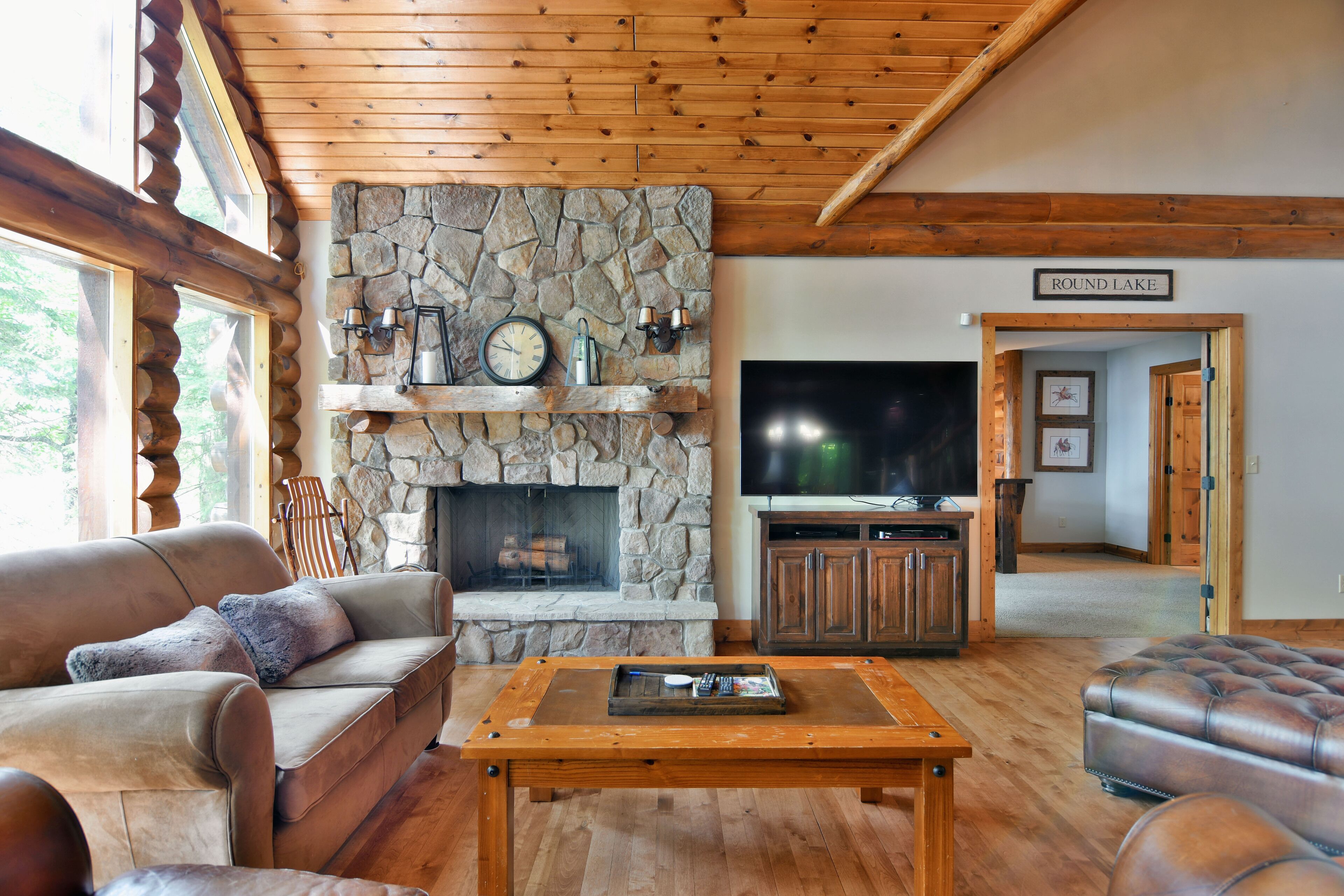 Lumberjack Lodge: 5  BR, 4.25  BA House in Hayward, Sleeps 14