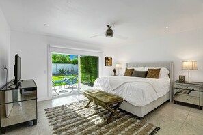 4 bedrooms, iron/ironing board, WiFi, bed sheets
