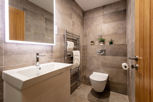 Casa Confort, baño en la habitación, vista al jardín (Hawthorn Gardens) | Baño