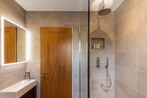 Casa Confort, baño en la habitación, vista al jardín (Hawthorn Gardens) | Baño
