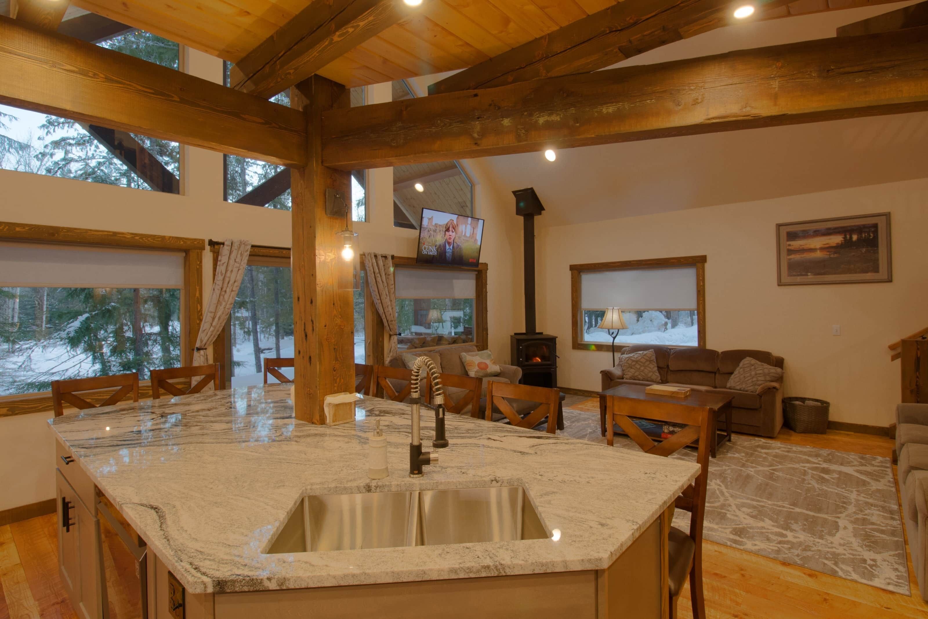 Pioneer Cabin Next to Elkins Resort 'EV'