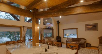 Pioneer Cabin Next to Elkins Resort by Priest Lake